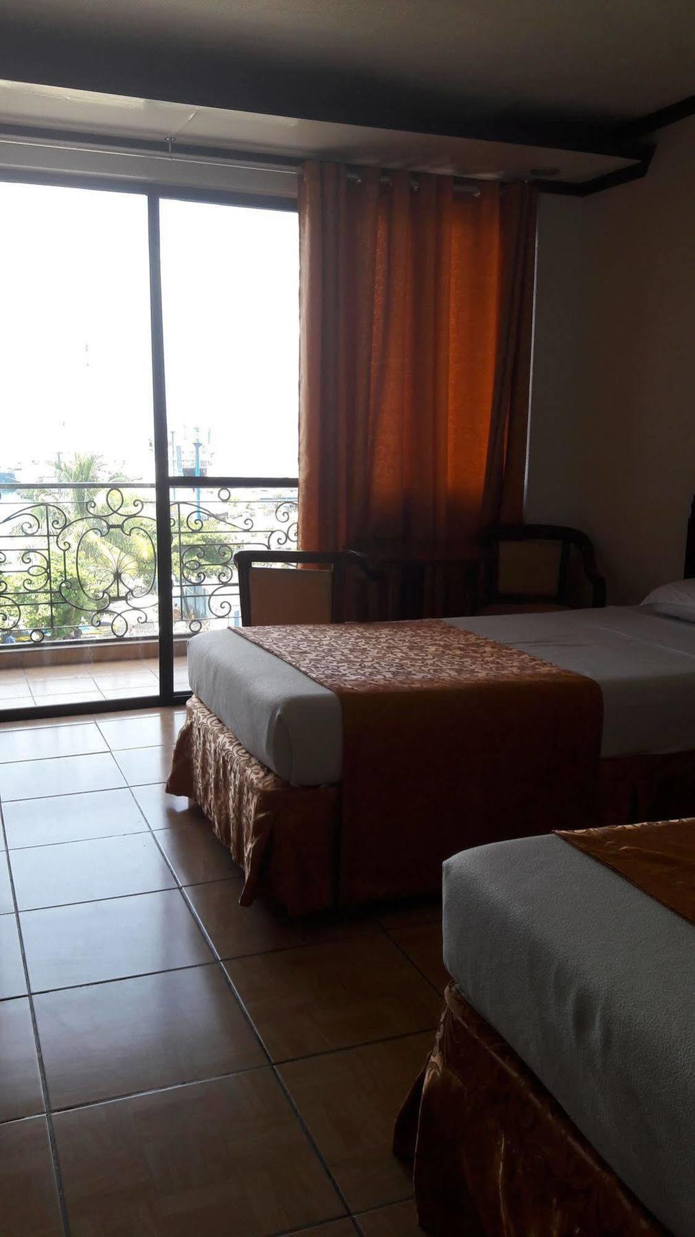 Don Felipe Hotel Ormoc Extérieur photo