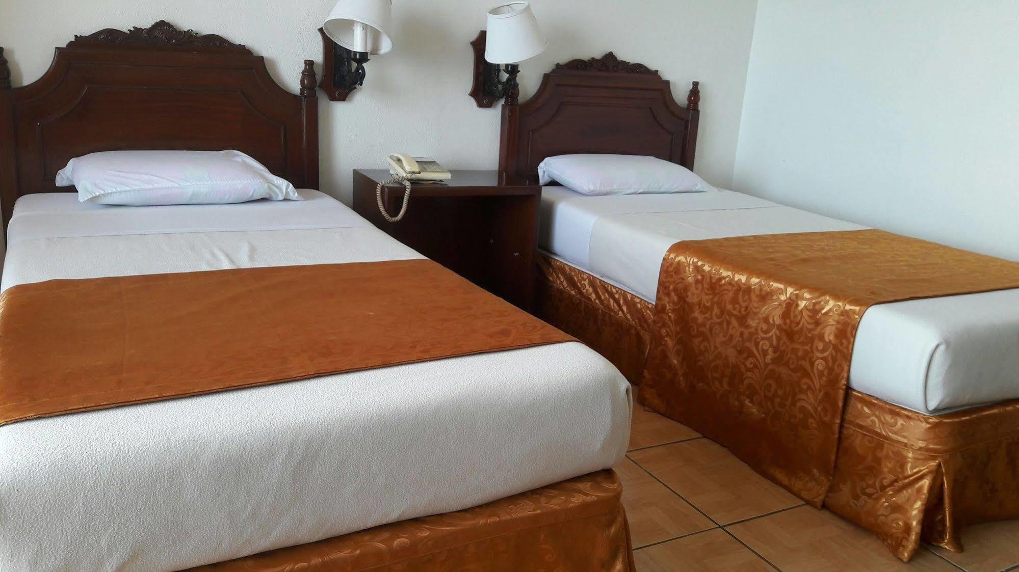 Don Felipe Hotel Ormoc Extérieur photo